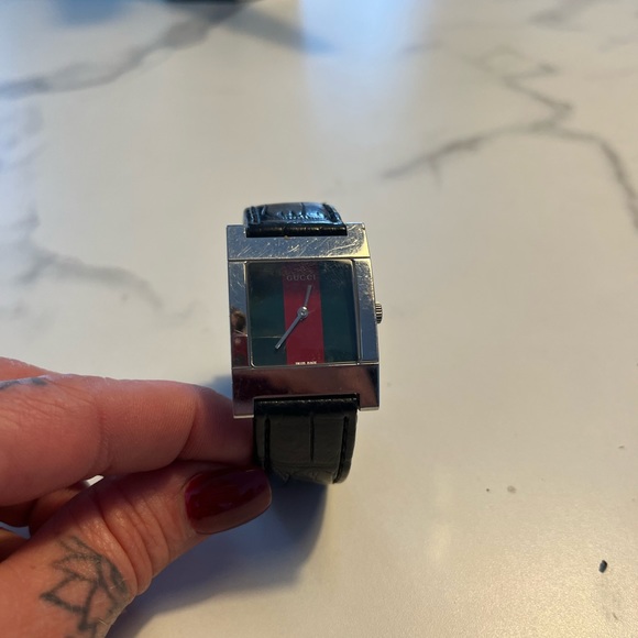 Crocodile leather watch gucci - Picture 7 of 11